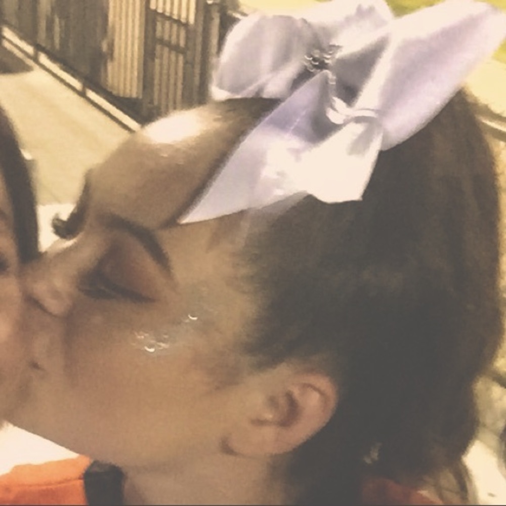 Meet your Posher Cadence 😽